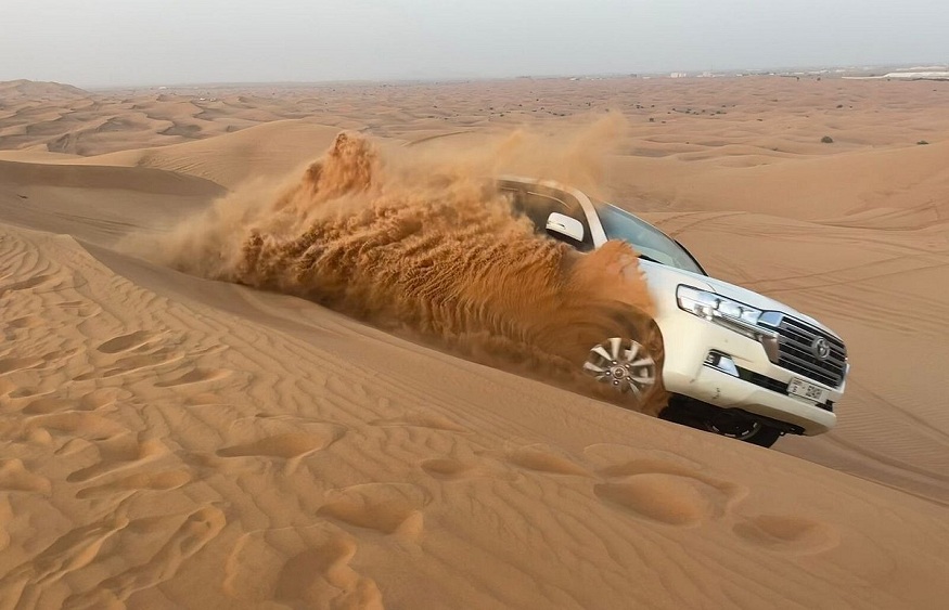 Van Rentals for Dubai Desert Safaris: Alkhail Transport’s Expertise